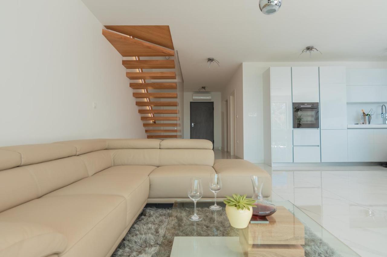 Villa The Boat With Rooftop Pool Matulji Esterno foto