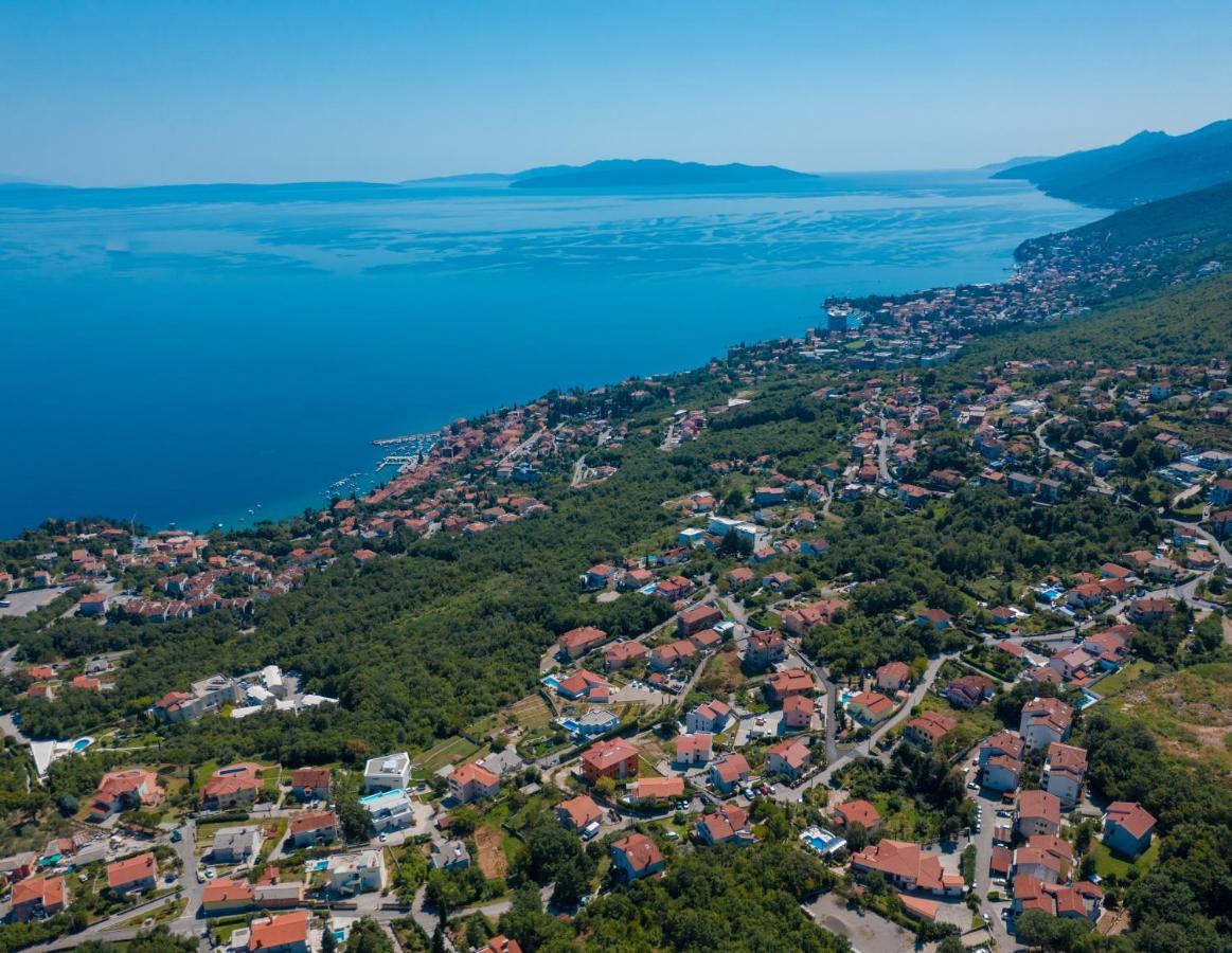 Villa The Boat With Rooftop Pool Matulji Esterno foto